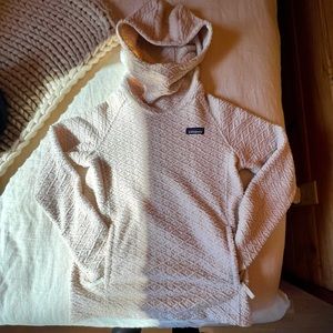 Patagonia Diamond Capra Hoodie in Oyster White XS